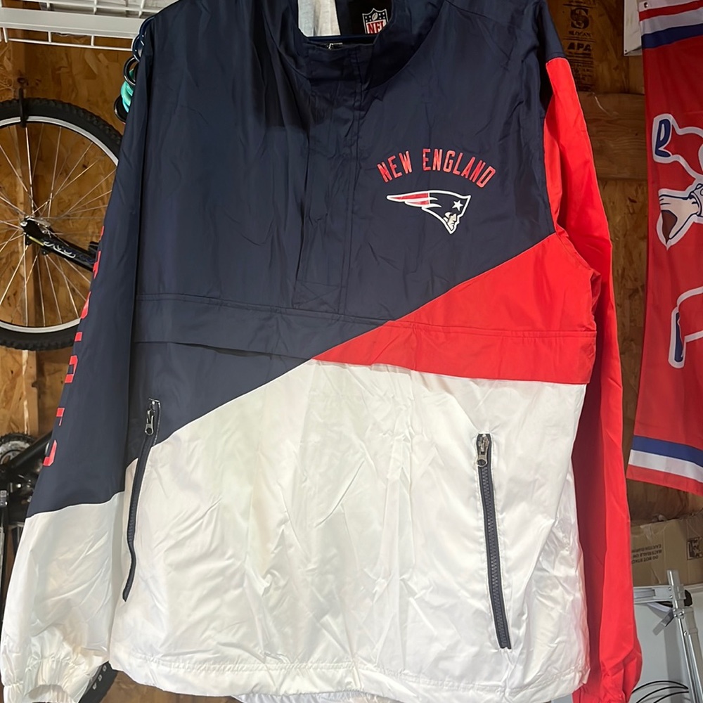 New England Patriot Light Weight Windbreaker (New)